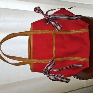TABLOTS REVLON RED CANVAS‎ BROWN LEATHER HANDLES TRIM RED BLUE RIBBON BAG PURSE